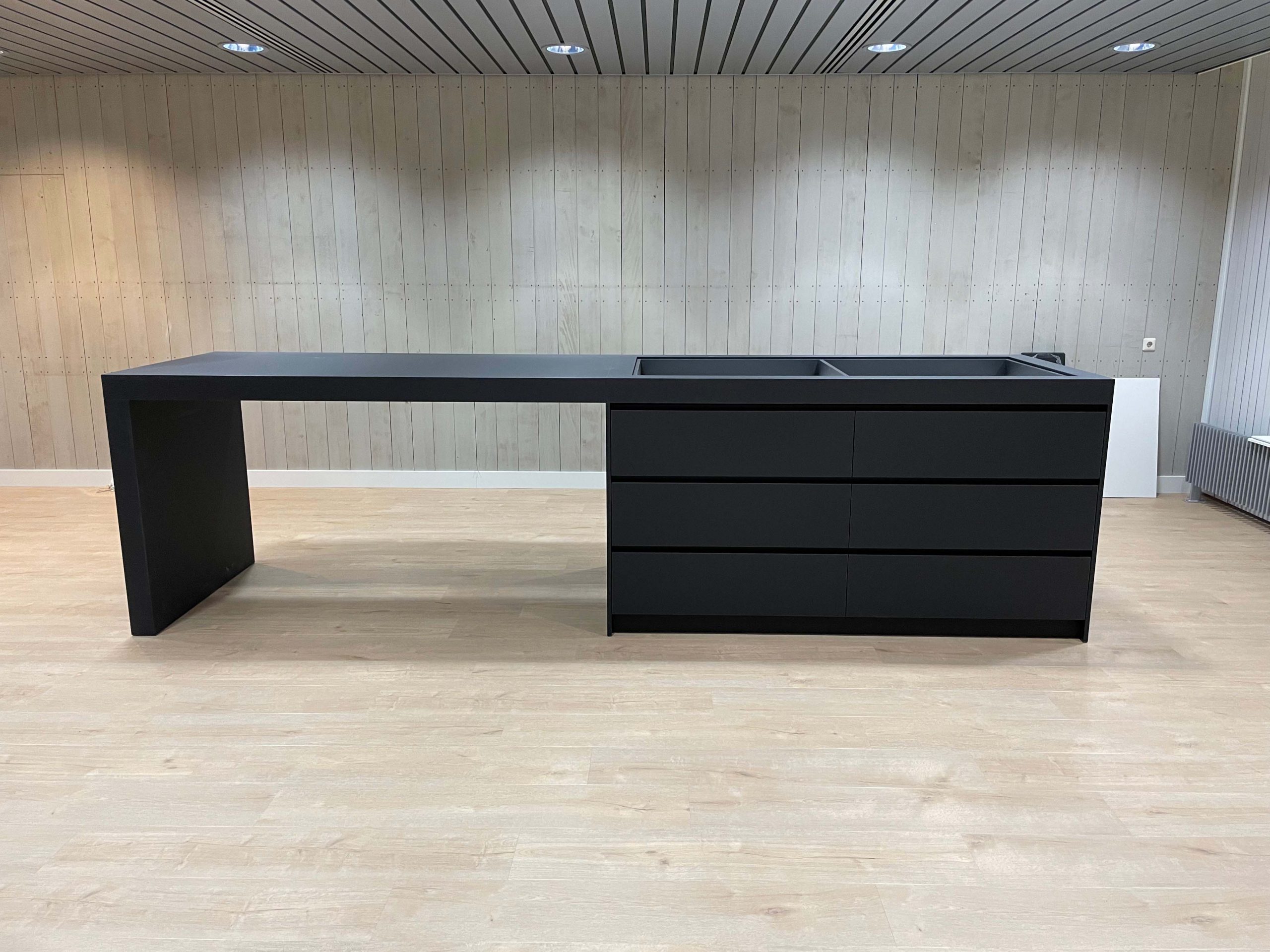 Staantafel vooraanzicht